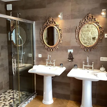 Au Chateau Bed & Breakfast La Lucerne-d'Outremer