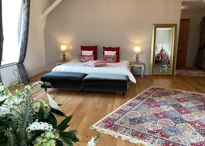 Au Chateau Bed & Breakfast La Lucerne-dʼOutremer