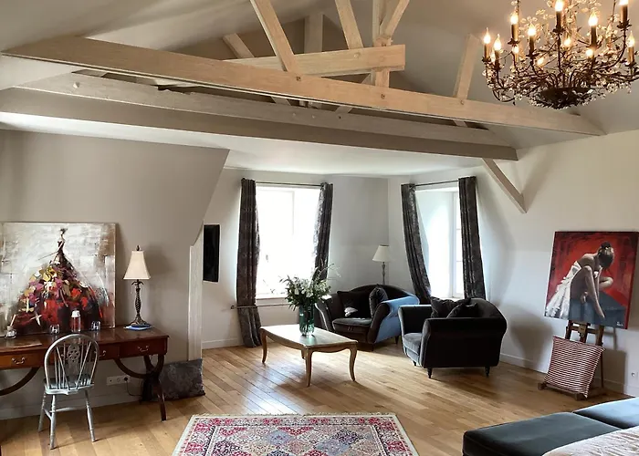 Au Chateau La Lucerne-dʼOutremer