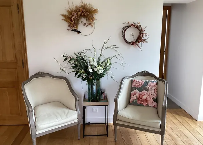 Au Chateau 4* La Lucerne-dʼOutremer