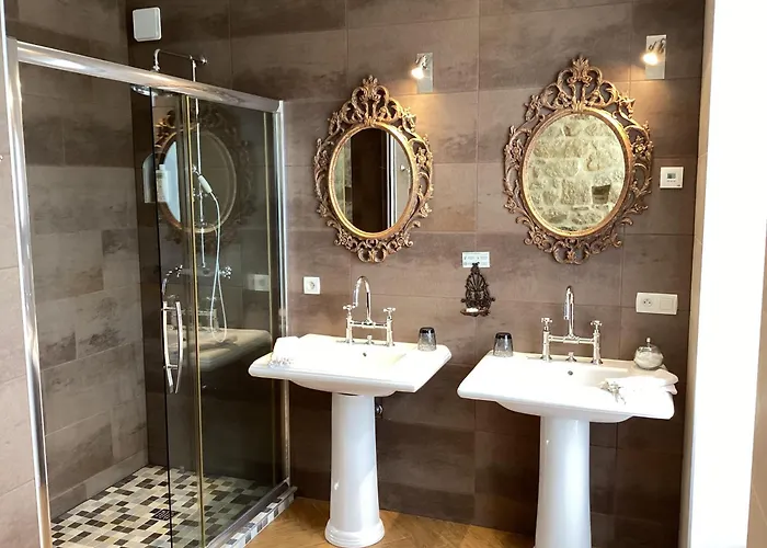 Au Chateau Bed & Breakfast La Lucerne-dʼOutremer