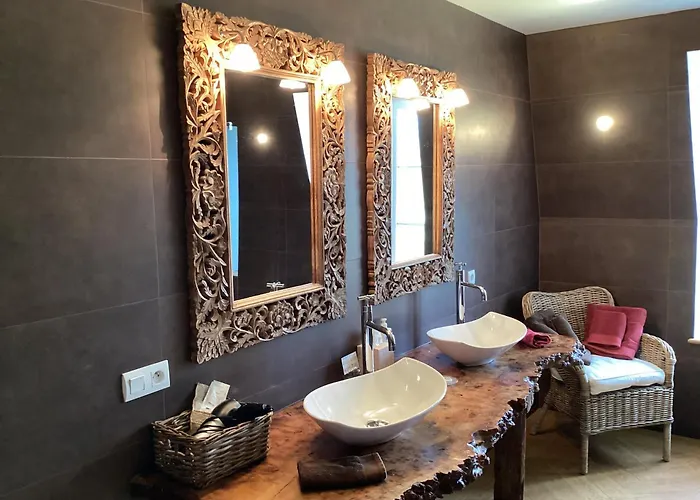 Bed & Breakfast Au Chateau La Lucerne-dʼOutremer